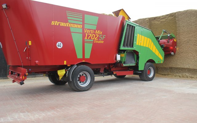 10015 Verti-Mix SF selbstfahrende Futtermischwagen Prospekte STRAUTMANN Sherpa 