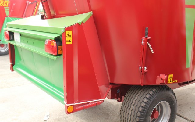 Verti-Mix, Austrag hinten mittig